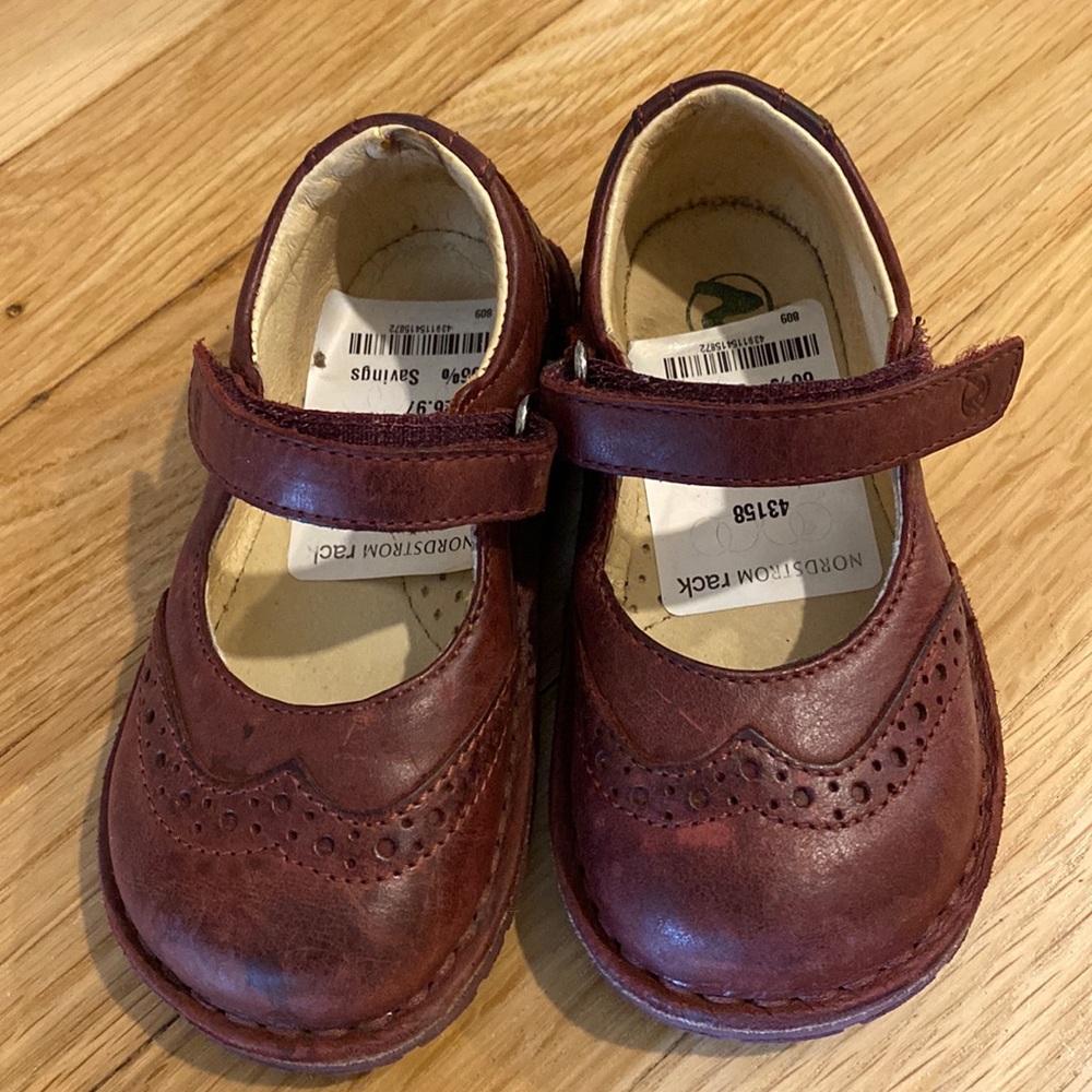 Naturino Toddler Leather Mary Janes Euro size 22/6 Toddler